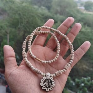 Shree Radha Flower Locket Mala With Radha Naam Beads
