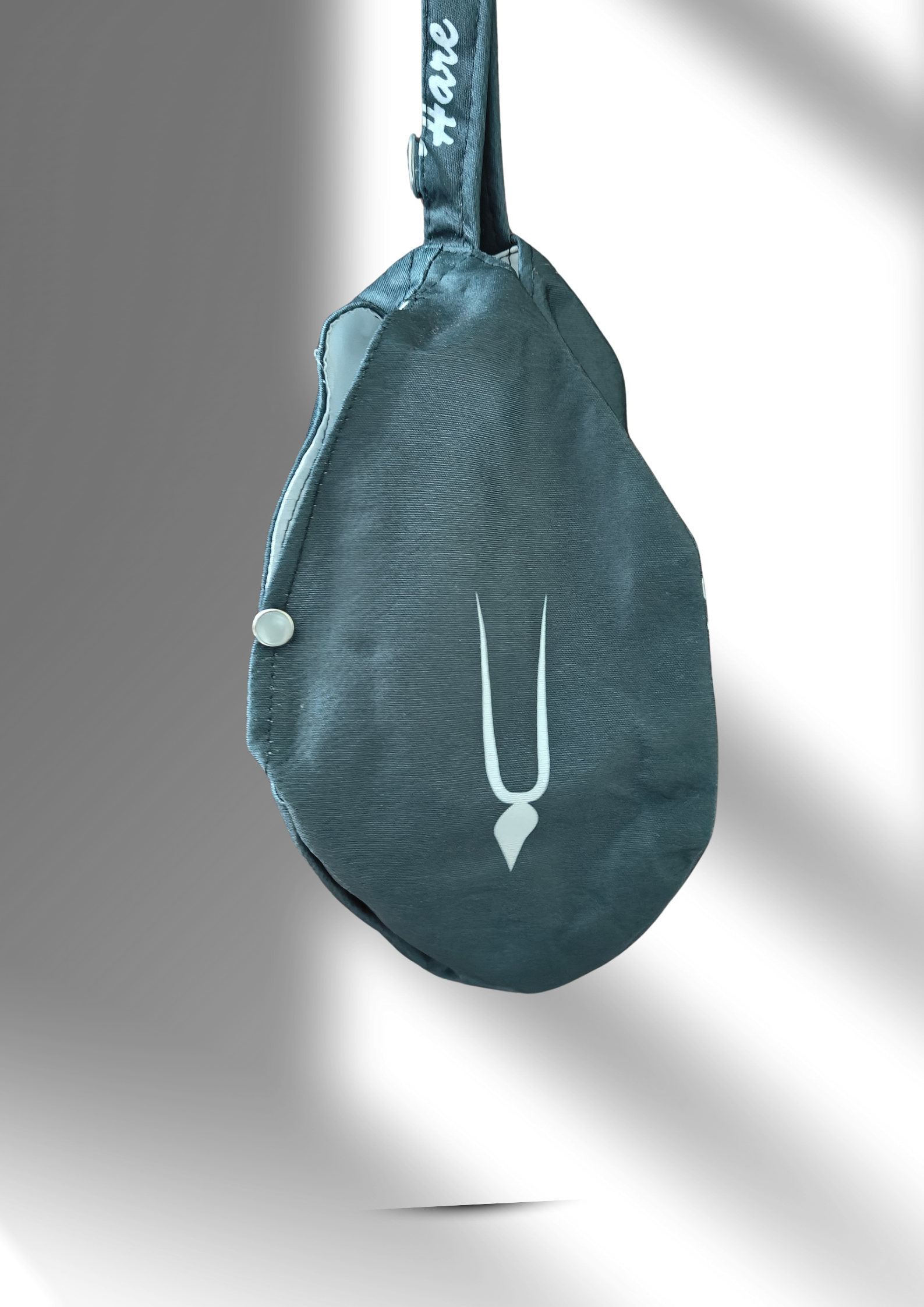 Krishna with flute black japa bag - Image 2